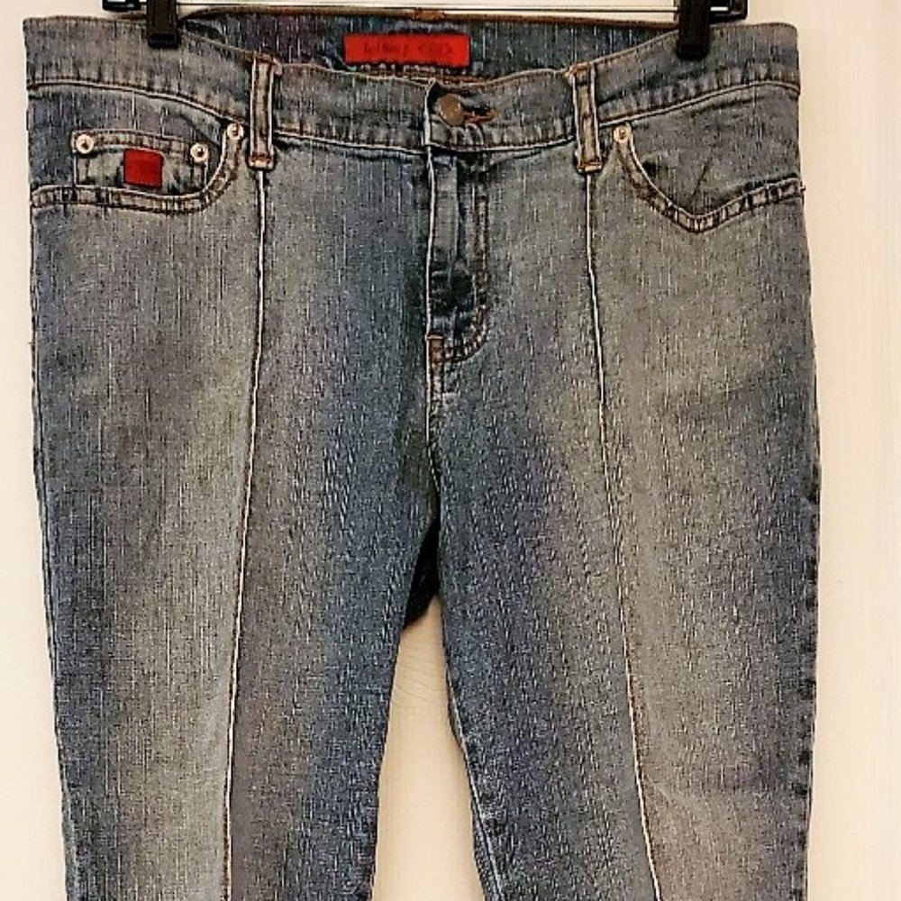 Bongo Distressed Blue Stretchy Capri's